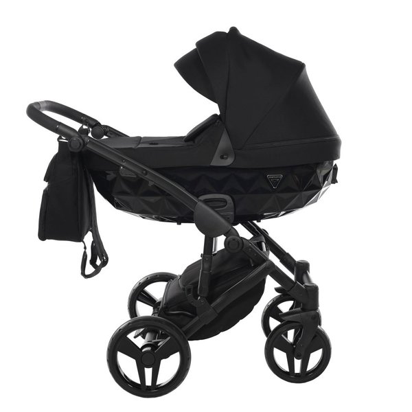 Junama Basic Black<br>Kollektion 2026